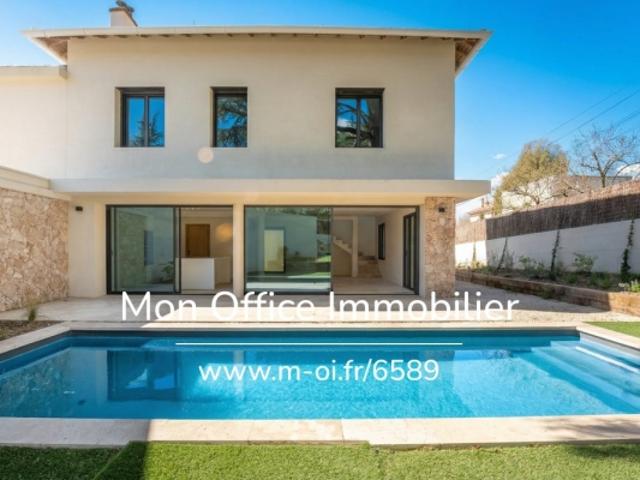 Référence: 6589 VSI Maison 4 pièces à deux pas d'IBS Piscine et garage