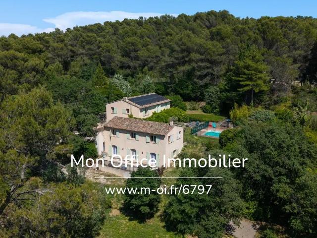 Référence: 6797 AUS Maison familiale à rafraichir Pisci. 300m² Aix en Provence