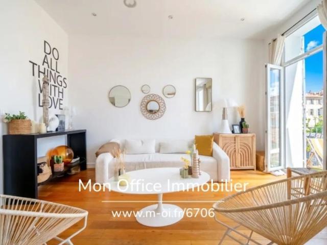 Référence: 6706 ETH. Appartement 2 pièces 44m2 Lumineux Balcon Calme absolu Centre ville historique 13100