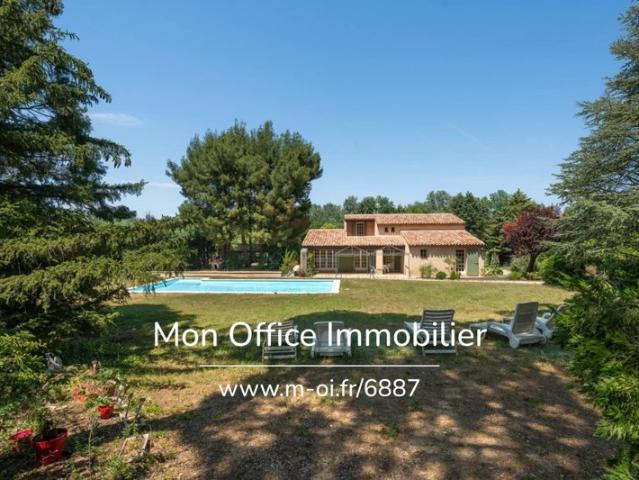 Référence: 6887 MAC Villa avec piscine, garages et studios indépendants