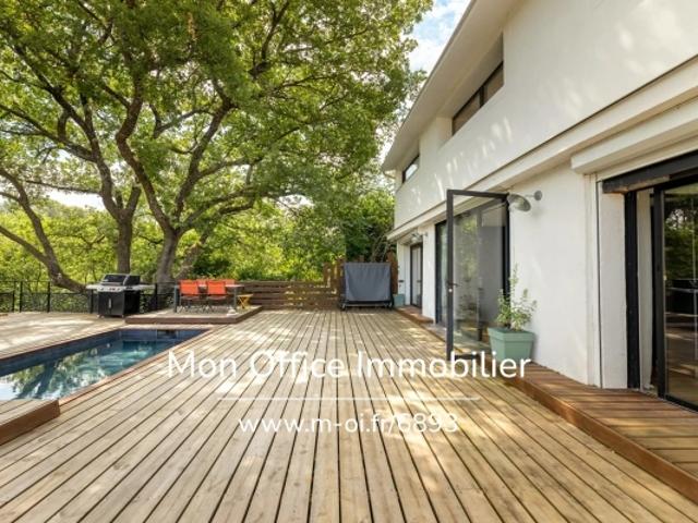 Référence: 6893 YAN. Appartement 5 pièces + terrasse + piscine