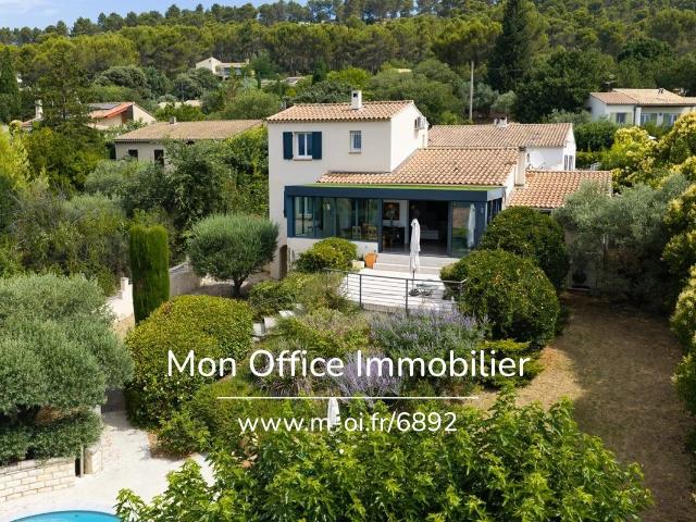 Référence: 6892 CCH Maison avec vue panoramique et logeme. 180m² Villelaure