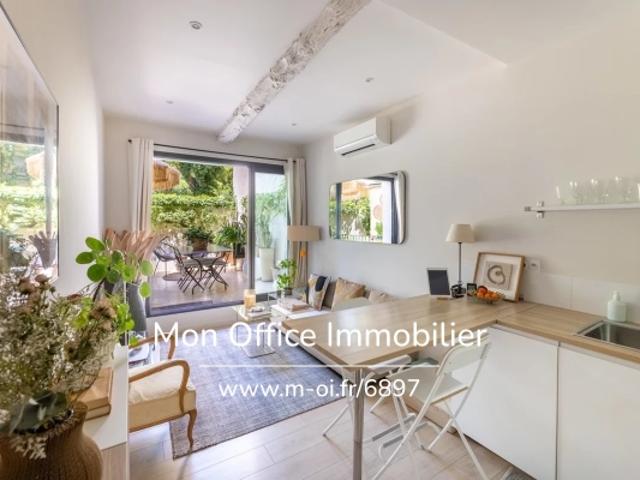 Référence: 6897 TLE Rare sur le marché Centre Ville Historique Appartement rénové 3 pièces 22 m2 de terrasse