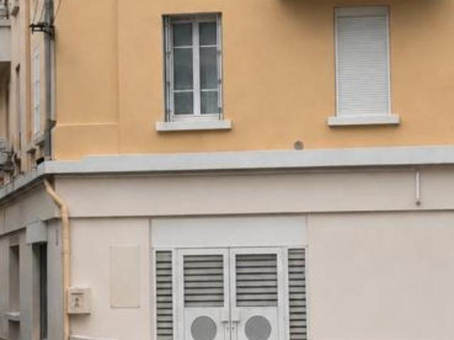 Référence: 6814 TLE. A vendre Local Commercial rénové Les Sablettes Libre d'activité