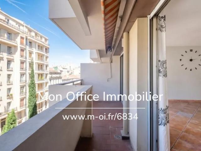 Référence: 6834 CLA Studio avec terrasse dans le 6e arrondissement de Marseille