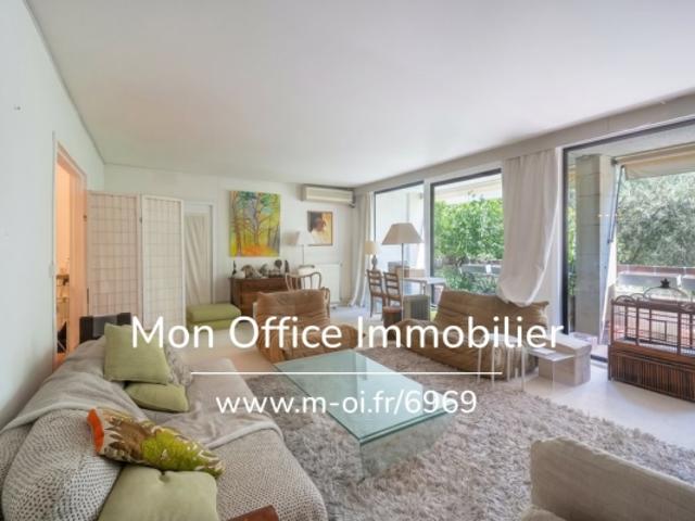 Référence: 6969 CDI. Appartement T3/T4 de 93 m² avec terrasse dans résidence sécurisée et parc arboré