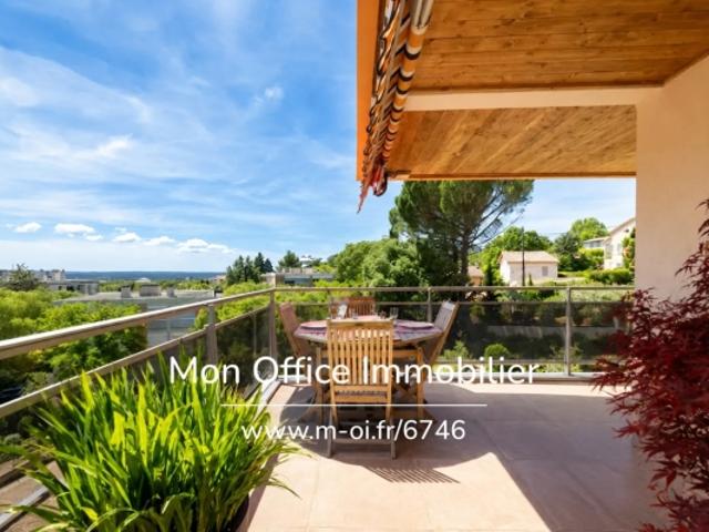 Référence: 7051 ABO. Appartement 4 pièces, dernier étage avec grande terrasse et cave