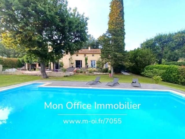 Référence: 7055 VCL. Maison aux volumes généreux Piscine calme absolu 13510 EGUILLES