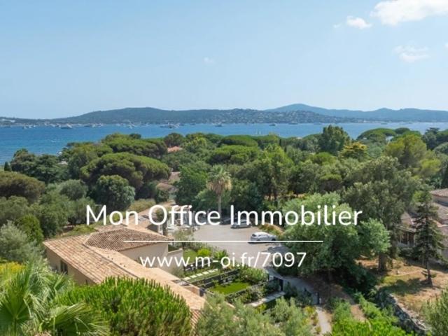 Référence: 7097 LES APPARTEMENT RÉNOVÉ À 100M DE LA MER T4 AVEC TERRASSE ET PARKINGS RÉSIDENCE CALME À GRIMAUD BEAUVALLON