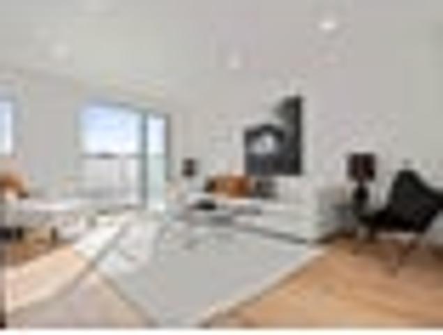 Refined City Fringe Living