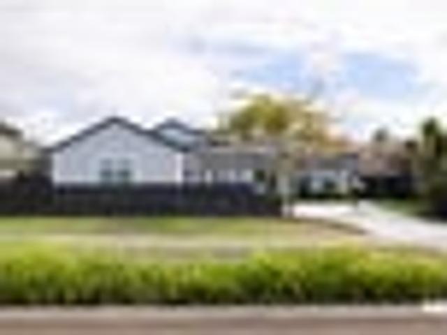 Refined Coastal Living