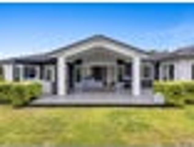 Modern Single Level Home, 2 Bd Barn House and POD