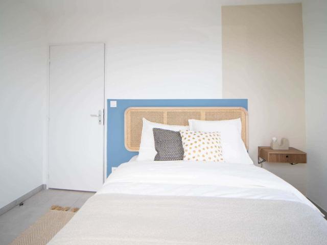 Refined 11 m² bedroom near Lyon LYO49