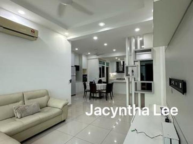 Reflections Condominium 1260sf Renovated 2 Car Parks