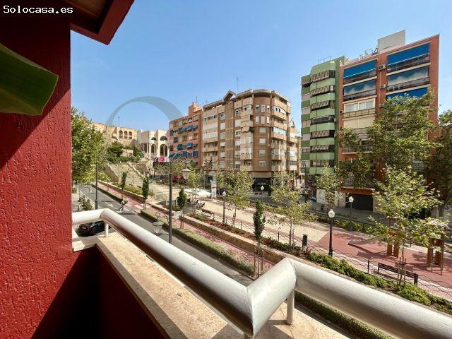 Reforma, amplitud y terraza en la emblemática avenida General Marvá