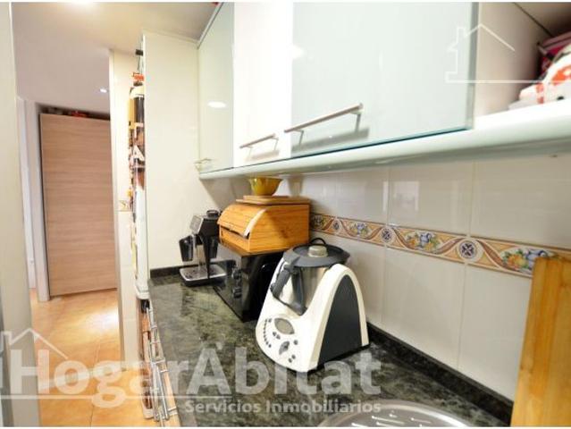 REFORMADO, BONITO Y EXTERIOR CON ASCENSOR Y PARKING, TOTALMENTE AMUEBLADO