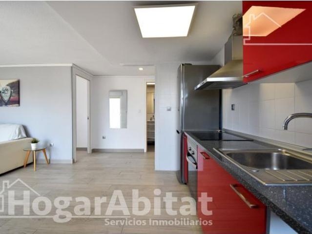 REFORMADO Y MUY ACOGEDOR CON TERRAZA Y PISCINA