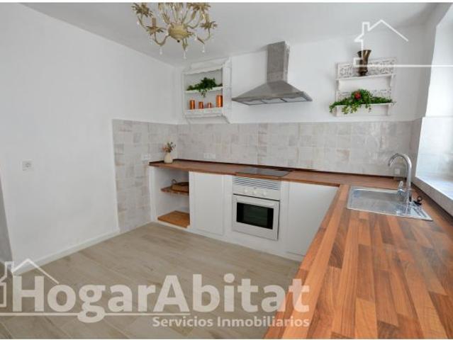 REFORMADA Y ACOGEDORA CON BUHARDILLA, TERRAZA Y BARBACOA