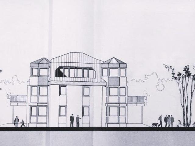 REFRATH ruhig gelegene 3 Zimmer Whg in Waldrandlage mit Dachterrasse, 2 Bädern, 2 Erkern, TG Stellplatz