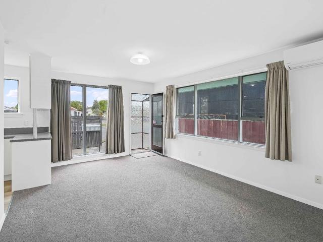 Refreshed 2 Bedroom Unit