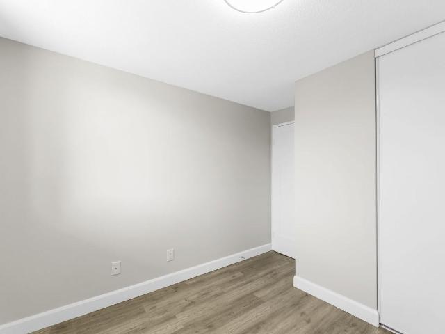 Regal Tower Apartments Chatham 2 Bedroom Apartment for Rent at 89 Riverview Dr, Chatham Kent, ON N7M 6A4 Chatham