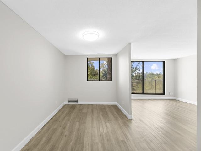 Regal Tower Apartments Chatham 2 Bedroom Apartment for Rent at 89 Riverview Dr, Chatham Kent, ON N7M 6A4 Chatham