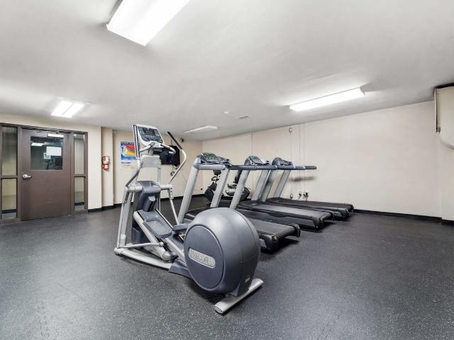 Regency Colonade Apartments Studio Apartment for Rent at 1545 Regency Colonade Apts, Windsor, ON N8X 1K6 South Central