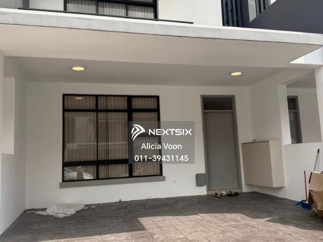 Regency Condominiums 1385sqft Corner 3r2b Renovated for Rent