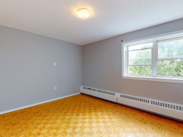 Regency Court Apartments 2 Bedroom Apartment for Rent at 2231/2247 Walkley Rd, Ottawa, ON K1G None Sheffield Glen