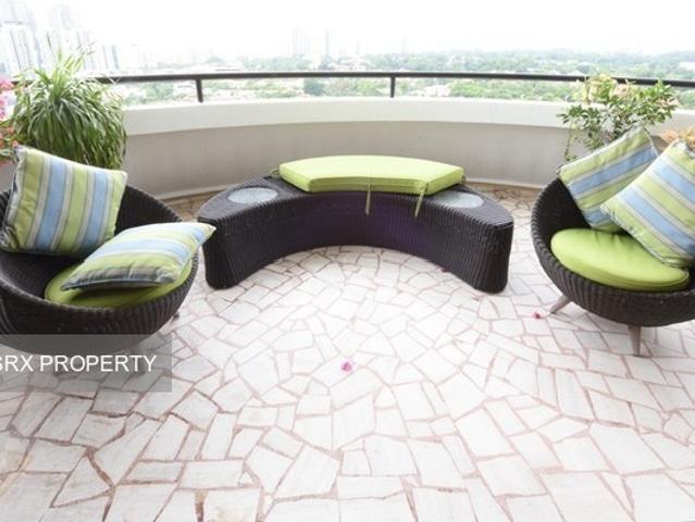 Regency Park D10, Condominium