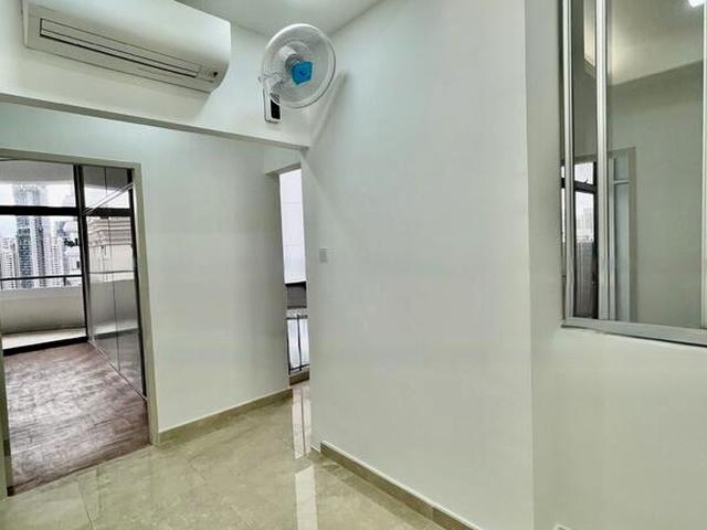 Regency Park D10, Condominium