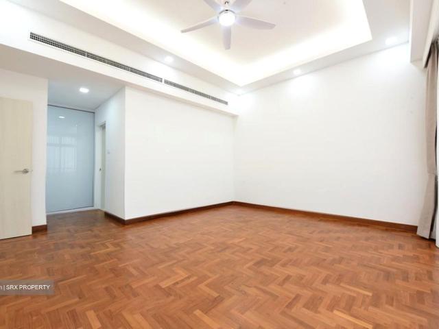 Regency Park D10, Condominium