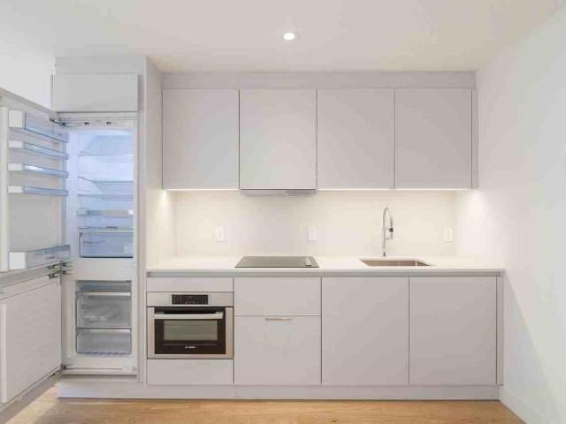 Regency Studio Apartment for Rent at 3555 Ch De La Côte Des Neiges, Montréal, QC H3H 1V2