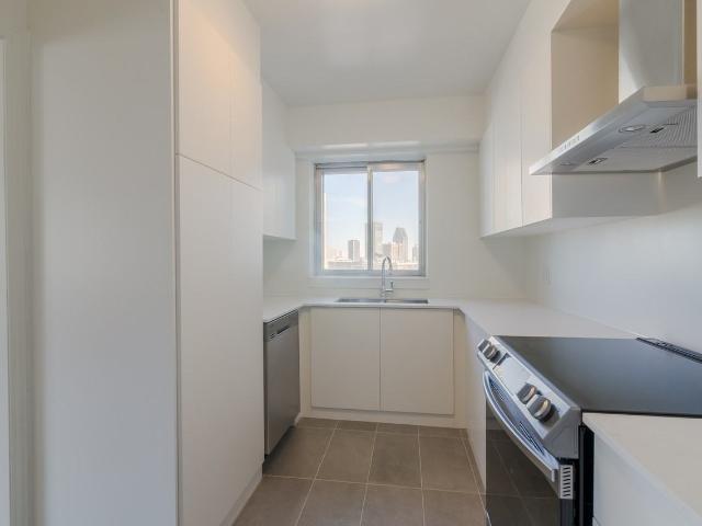 Regency 1 Bedroom Apartment for Rent at 3555 Ch De La Côte Des Neiges, Montréal, QC H3H 1V2