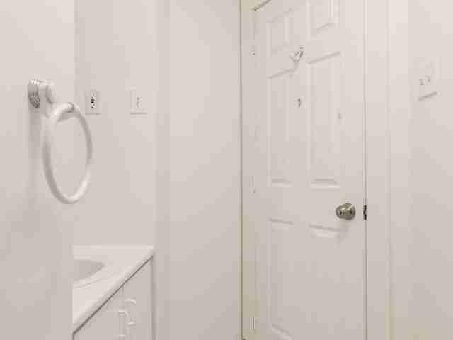Regency 3 Bedroom Apartment for Rent at 3555 Ch De La Côte Des Neiges, Montréal, QC H3H 1V2