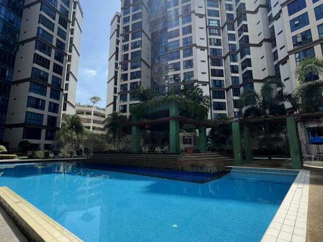 Regent Grove D23, Condominium