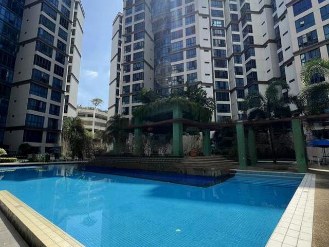 Regent Grove D23, Condominium