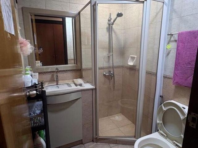 Regent Heights D23, Condominium