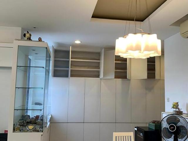 Regent Heights D23, Condominium