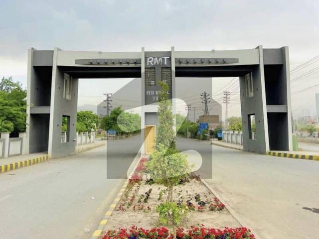 REGI MODEL TOWN PESHAWAR ZONE 3 / 10 Marla Possession Plots Available In Good Prices Its A Good Opportunity For Investment And For Construction 10 Marla Plots Starting Prices In Zone 3 / 170 Lack Upto 185 Lack For More Details Contact Now