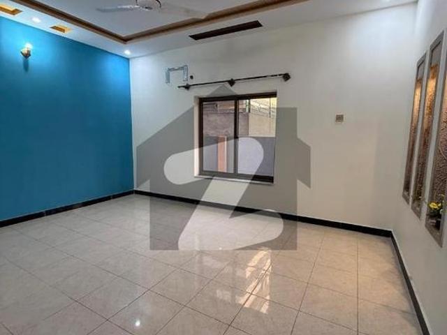 Regi Model Town Zone 4 Sector D2 10 Marla House 3Floor For Sale Regi Model Town Phase 4 Block D2