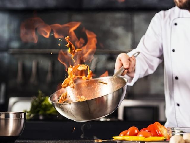Region Neuchâtel: Großes Restaurant, das von großem Ansehen übergeben wird