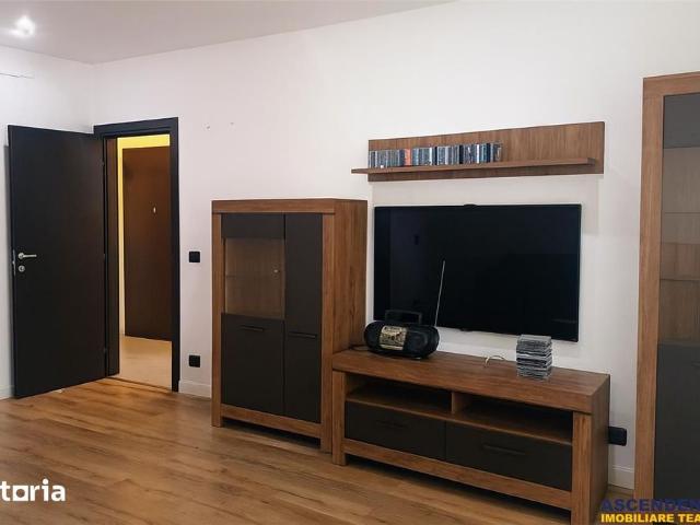 Regim vila, 2 camere, decomandat, mobilat si utilat, Centrul Civic, Br