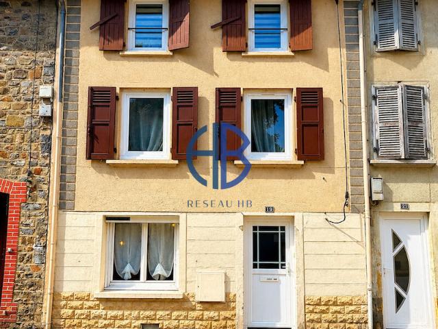 REGNY Maison de village rénovée avec terrasse 94,20 m2 4 chambres