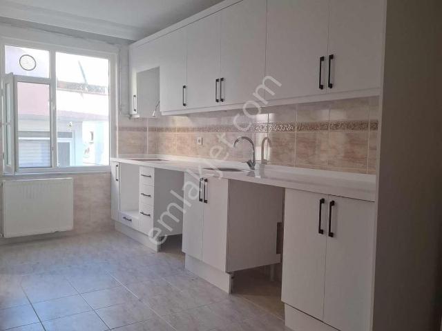 Rehamedin Den Pendik Üst Kaynarca Da 2. Kat Acil Satılık 3+1