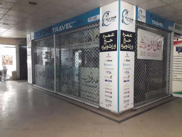 Rehman plaza first floor 3 side corner shop for rent FF 148 Sargodha ID 03711