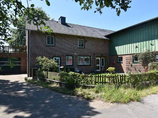 Reiterhof Hof in Alleinlage mit 7,5 ha Eigenland in Dithmarschen