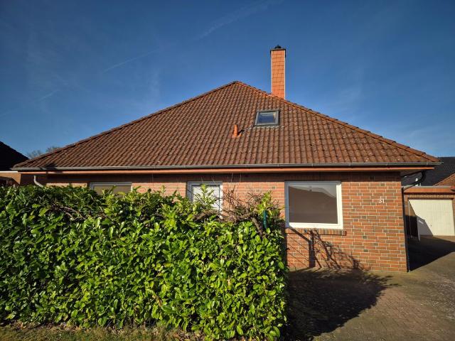 reizvolle Immobilie m. Garage u. Nebengebäuden in Barßel OT Harkebrügge