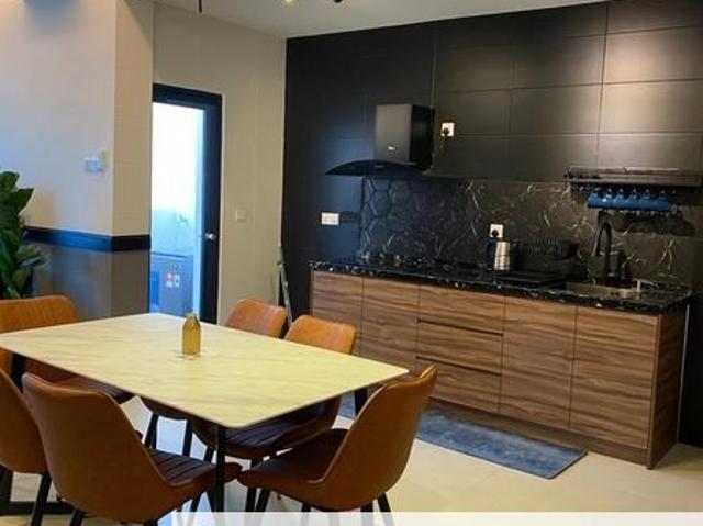 Reizz Residence