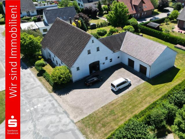 Reichlich Platz auf großem, grünen Grundstück !